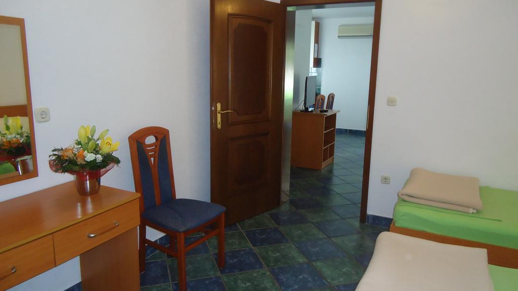 Apartmani Izabela Baska Voda Bagian luar foto