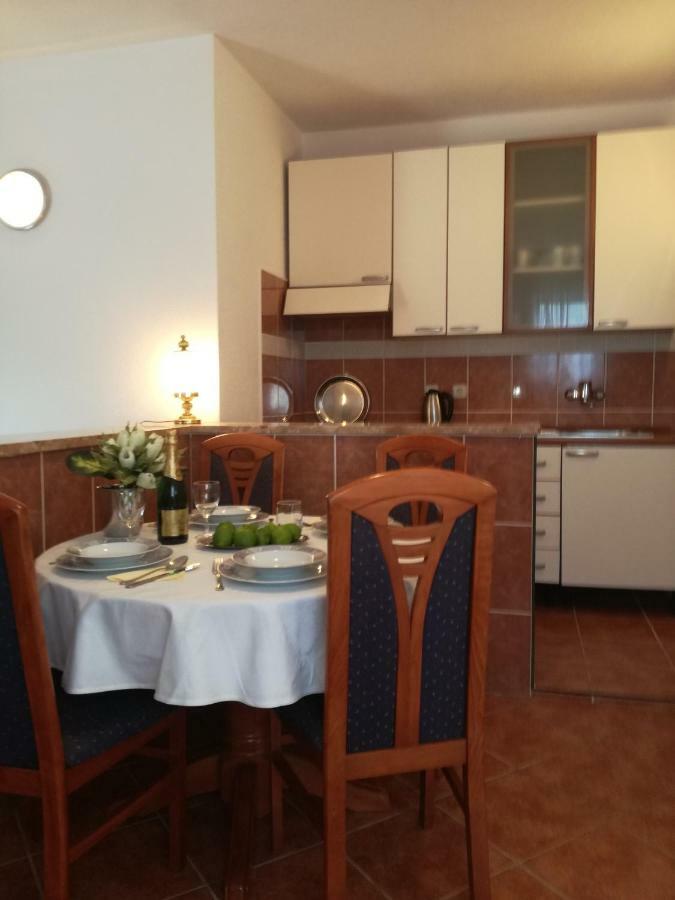 Apartmani Izabela Baska Voda Bagian luar foto